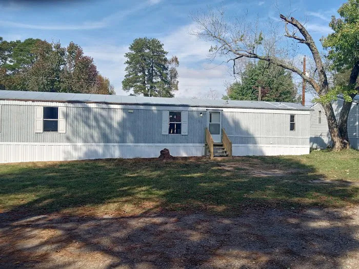 Whispering Pines Mobile Home Park Picture 8