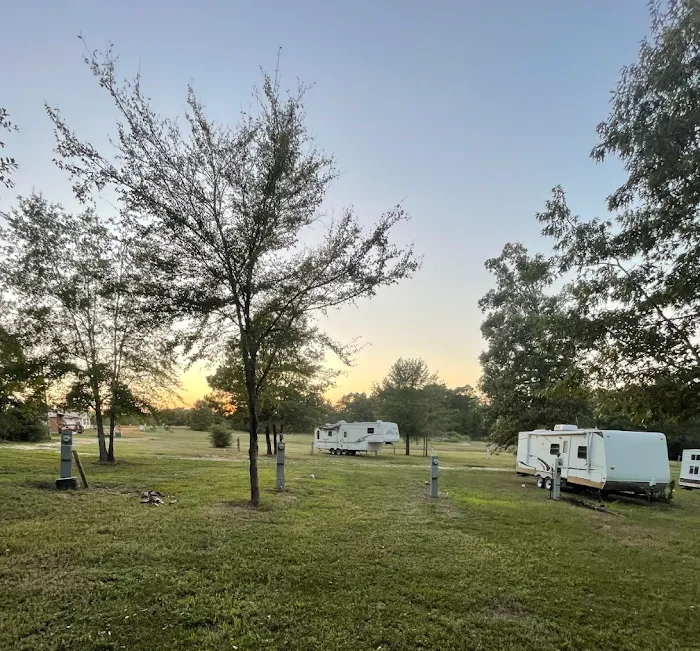 Jackson's Place Tiny Home & RV Resort Picture 3