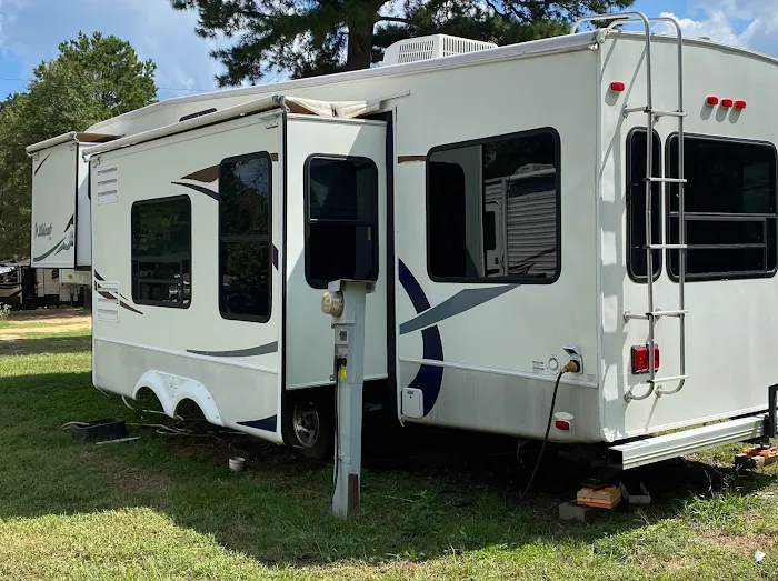 Jackson's Place Tiny Home & RV Resort Picture 2