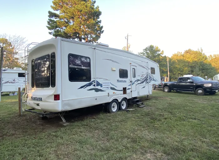 Jackson's Place Tiny Home & RV Resort Picture 9