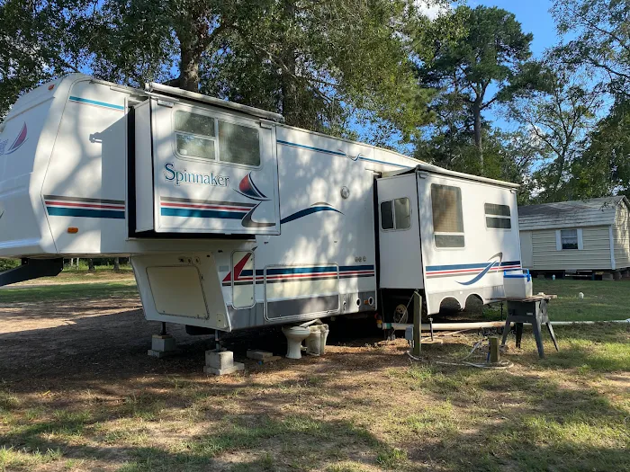 Jackson's Place Tiny Home & RV Resort Picture 10