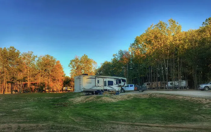 Sunshine Oaks RV Park Picture 2