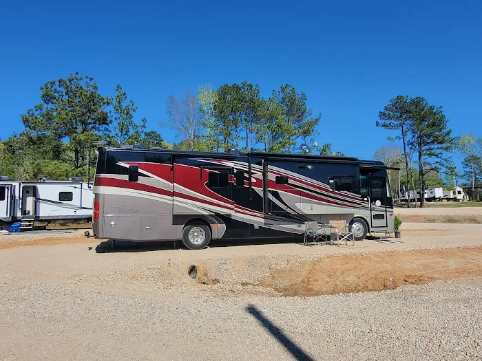 Sunshine Oaks RV Park Picture 1