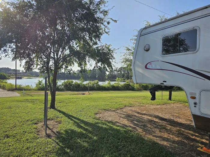 Clearview Lake RV Park Picture 6
