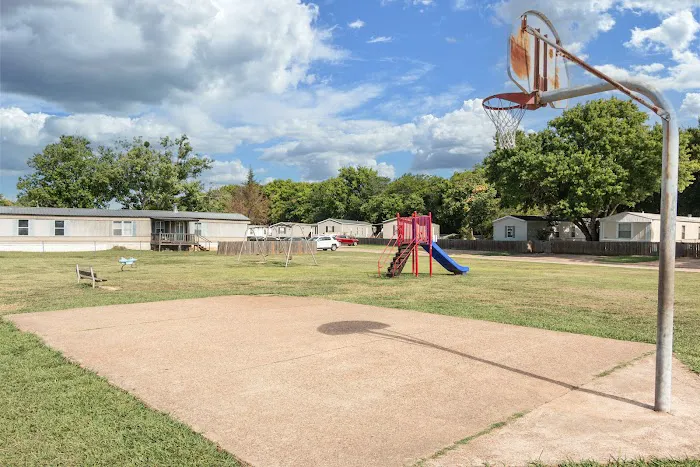 Pepper Point Mobile Park Picture 7