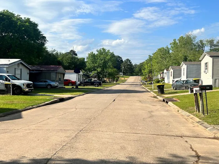 East Highland Mobile Home Community Picture 2