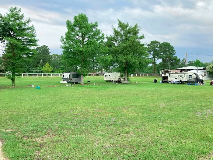 In the Woods RV Park Picture 4