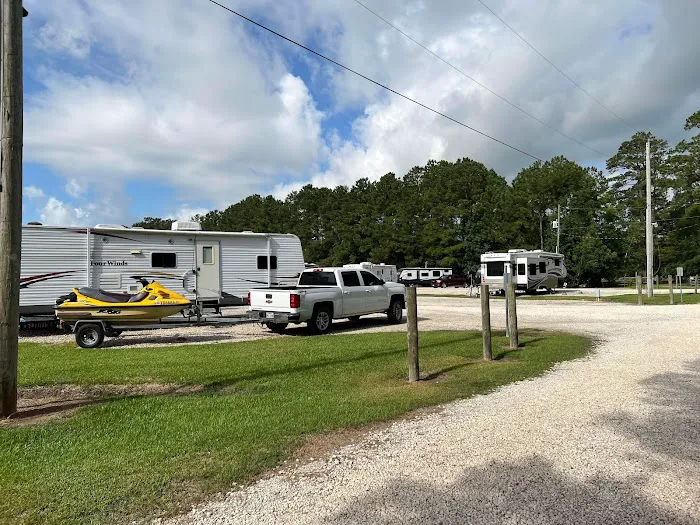 Country Livin' RV Park Picture 3