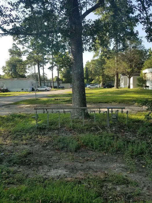 Cedar Hill Mobile Home Park Picture 8