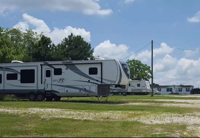 The Hilltop RV Park Picture 2