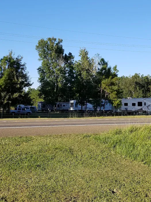 Planted Pines RV Park Picture 9