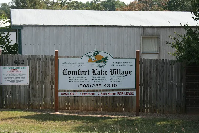 Comfort Lake Village Picture 3