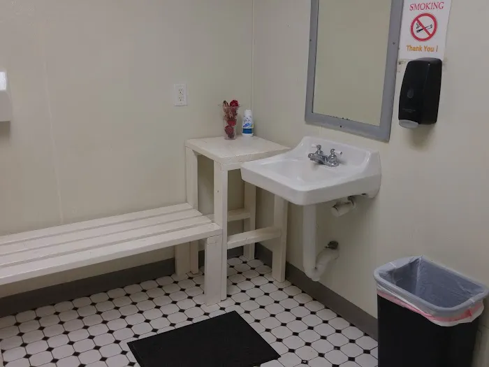 Miss Ellie's RV Park Picture 6