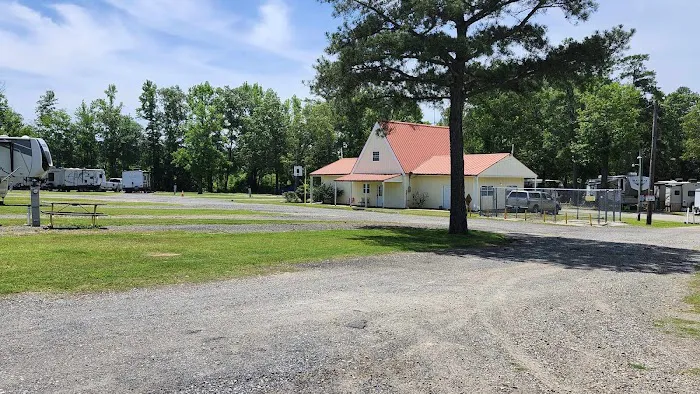 Miss Ellie's RV Park Picture 10