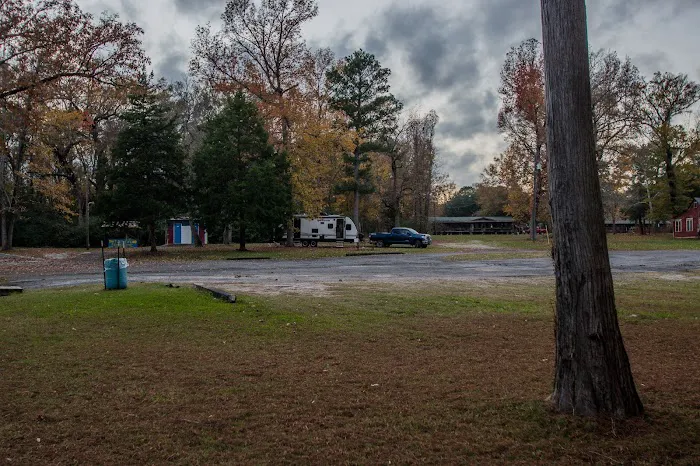 Tuckers Hunting and Fishing Camp Picture 4