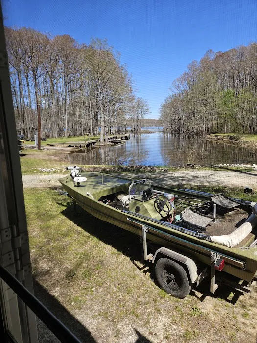 Tuckers Hunting and Fishing Camp Picture 7