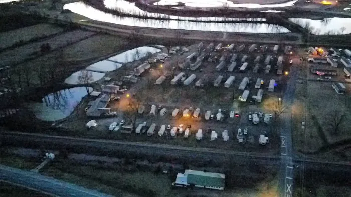 Maplewood Mobile Home & RV Park Picture 6