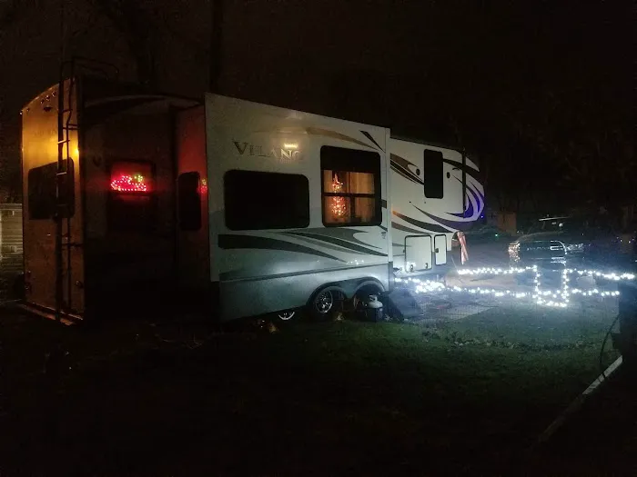 Maplewood Mobile Home & RV Park Picture 2