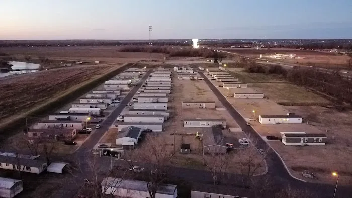 Maplewood Mobile Home & RV Park Picture 3