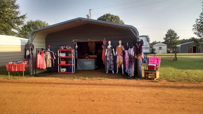 Bonnie & Clyde Trade Days & RV Park Picture 1