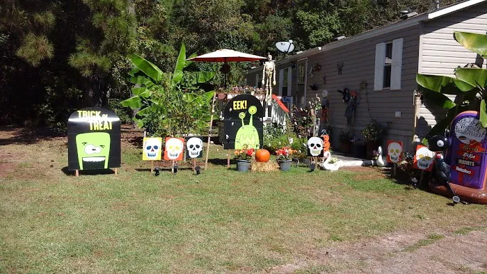 Forest Hollow Mobile Home Community Picture 3