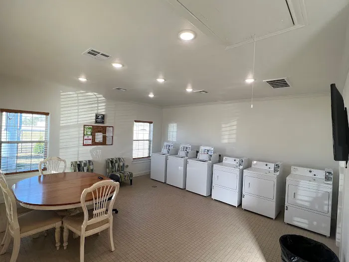 Cardinal RV Parks Picture 4