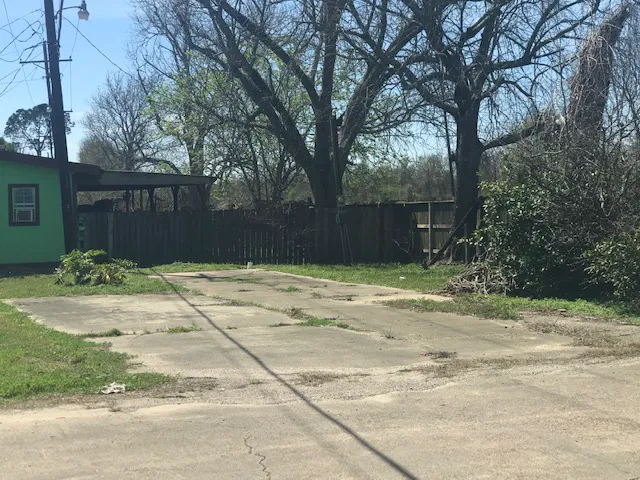 Wenwood Village RV & Mobile Home Park Picture 4