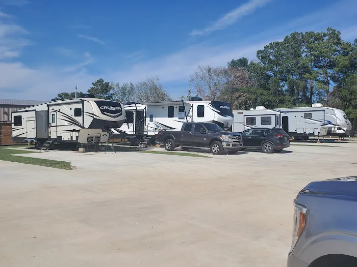 Orangefield RV Park Picture 7