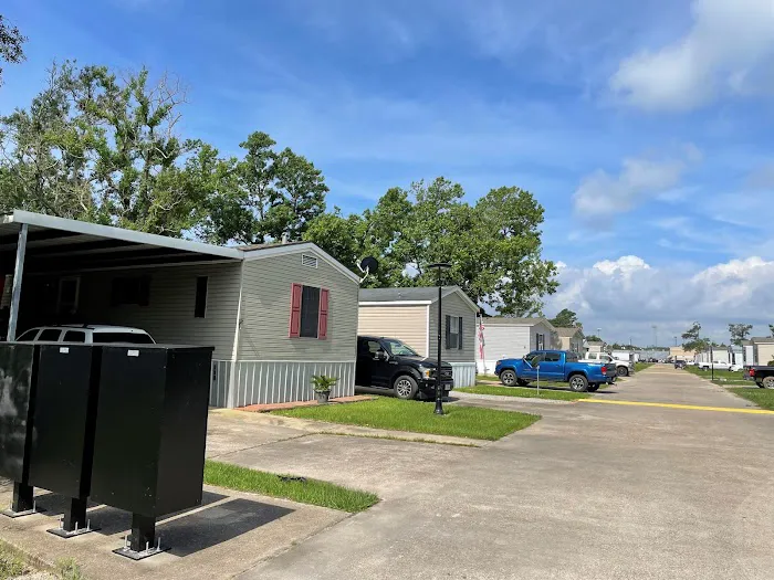 Stadium Village Mobile Home Park Picture 2