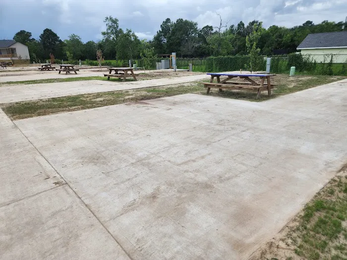 Roundbunch Bayou RV Resort Picture 3
