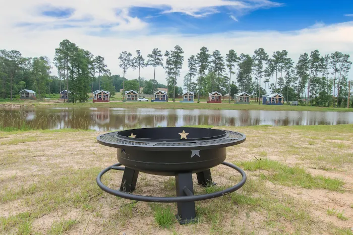 Blue Sky Lake Livingston RV Park & Cabins Picture 10