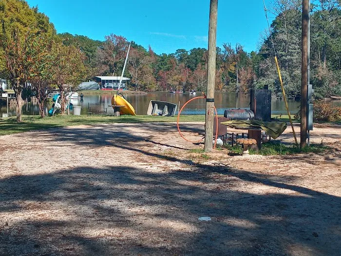 Lake Livingston Fish n Camp RV park Picture 6