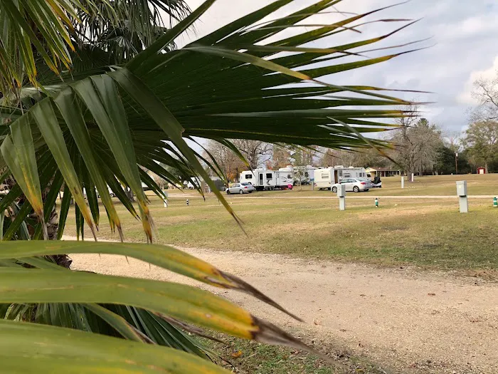Magnolia RV Park Picture 10