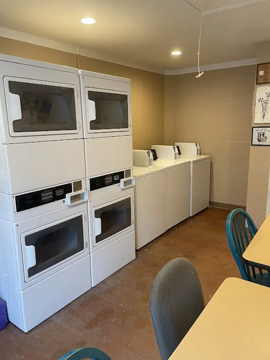 Adkins Store & Stay RV Park Picture 9
