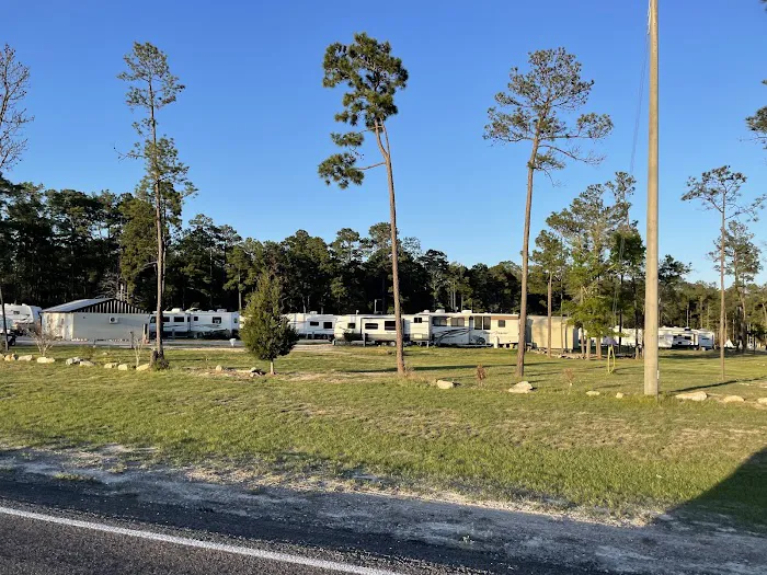 Adkins Store & Stay RV Park Picture 7