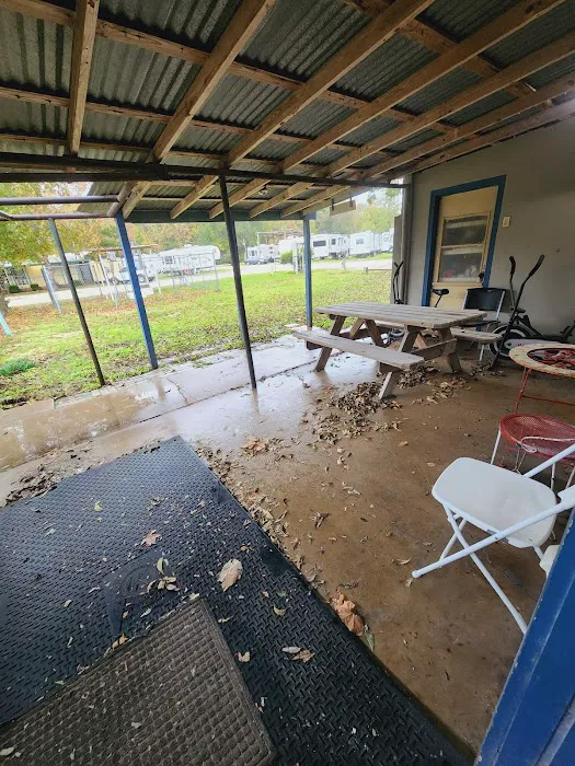 Highway 90 RV Resort and Storage Picture 8