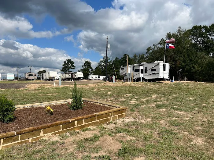 Logan's Way RV Park Picture 6
