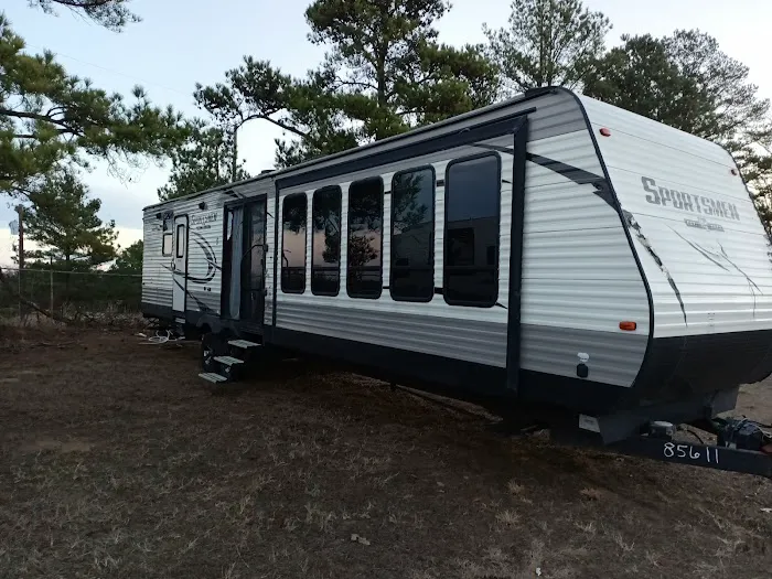 Logan's Way RV Park Picture 5