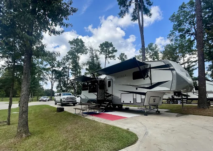 Woodland Creek RV Park Picture 10