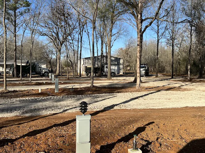 Quiet Oaks RV Park Picture 9