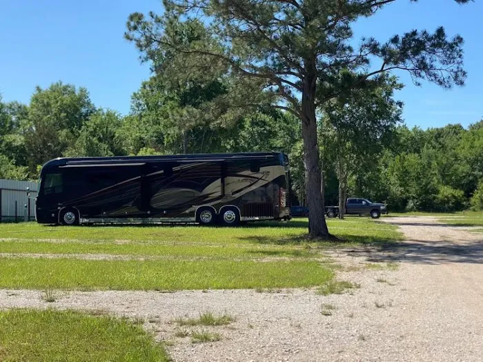 Quiet Oaks RV Park Picture 6
