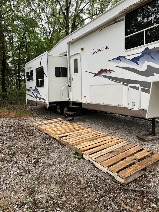 Quiet Oaks RV Park Picture 8