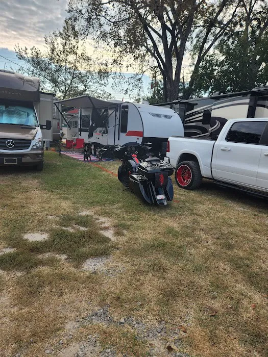 Jefferson Ice Express and RV Park Picture 2