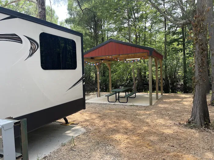 Southern Escapes RV Park Picture 3