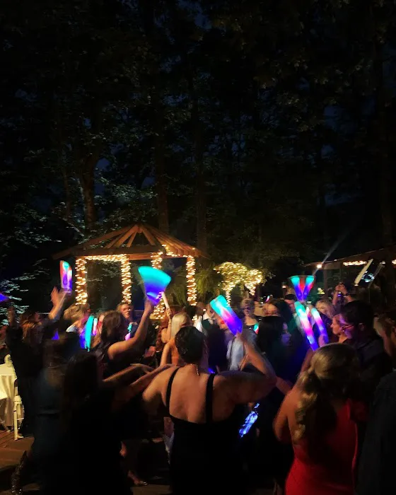 Creekwood Gardens Picture 1