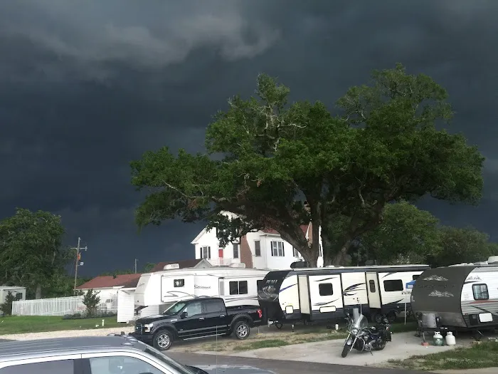 Bender Oaks RV Picture 6