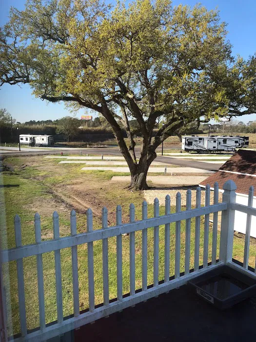 Bender Oaks RV Picture 2