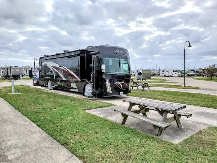 Gulf Coast RV Resort Picture 3