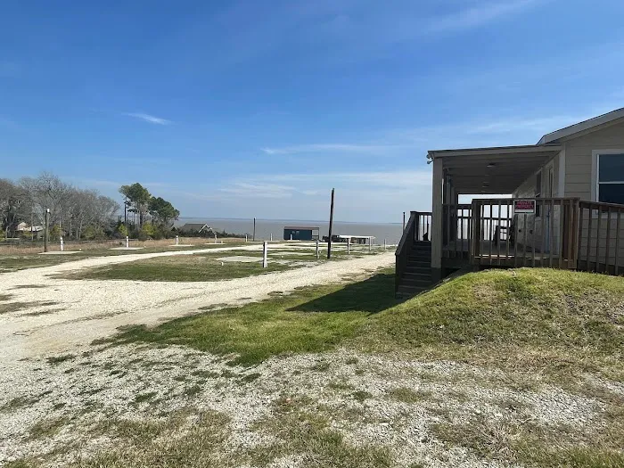 Livingston Lakeside RV Picture 6