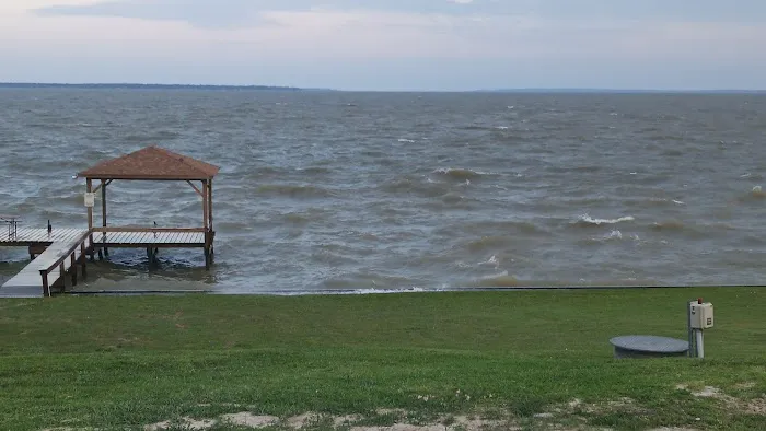 Livingston Lakeside RV Picture 5